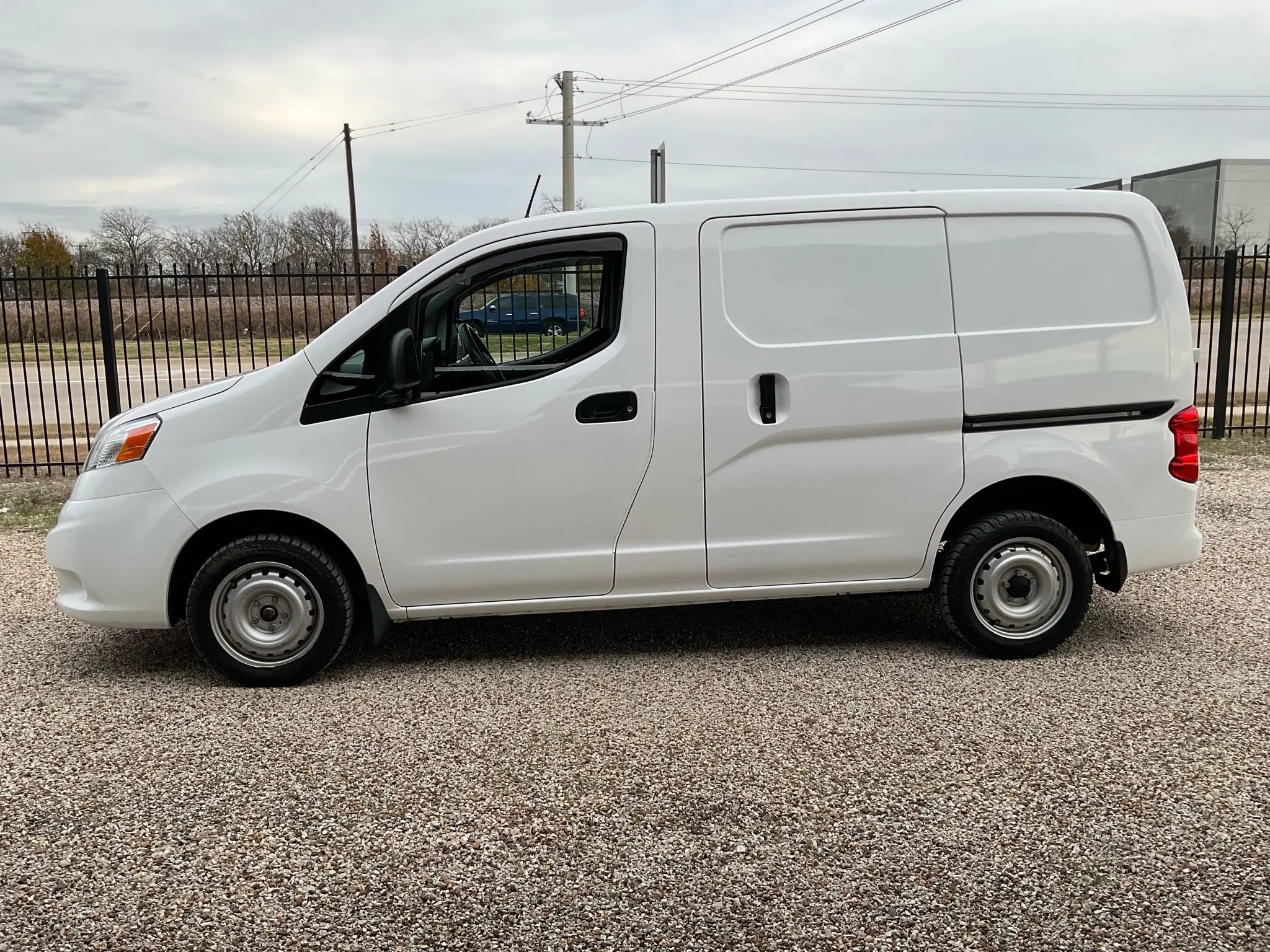 Used 2020 Nissan NV200 S w/ Sliding Glass Door Package image 6