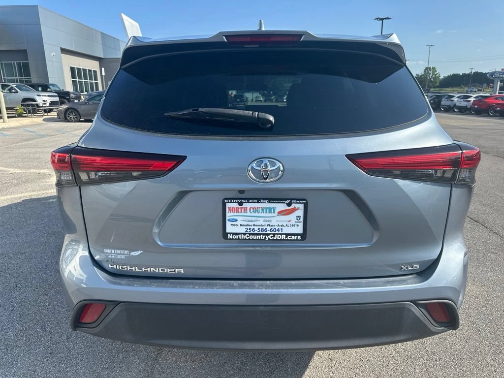 Used 2020 Toyota Highlander XLE FWD image 5