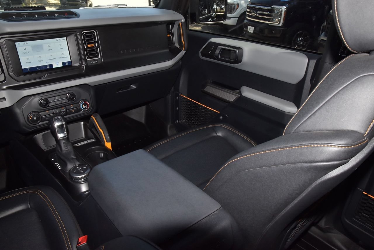 Used 2023 Ford Bronco Badlands w/ Sasquatch Package AWD/4WD image 17