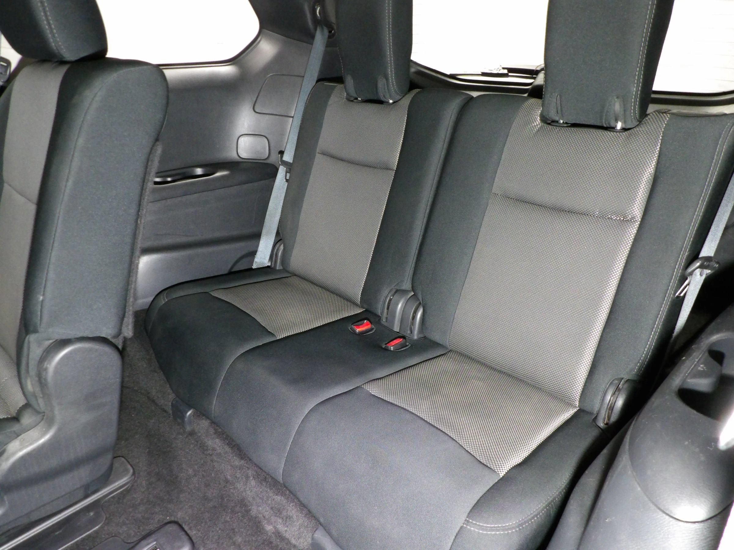 Used 2017 Nissan Pathfinder SV w/ SV Cold Weather Package AWD/4WD image 10