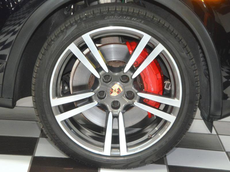 Used 2014 Porsche Cayenne Turbo w/ Comfort Plus Package (PU4) image 14