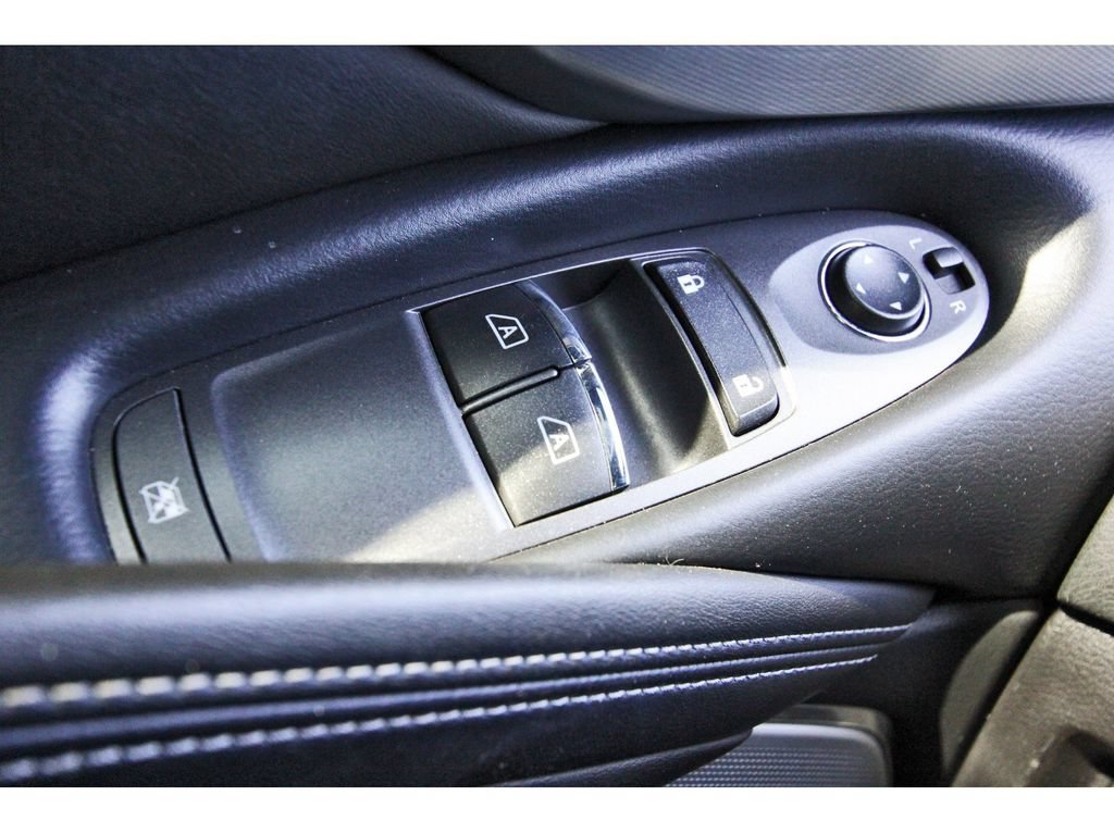Used 2022 INFINITI Q60 3.0t Luxe w/ Cargo Package RWD image 23