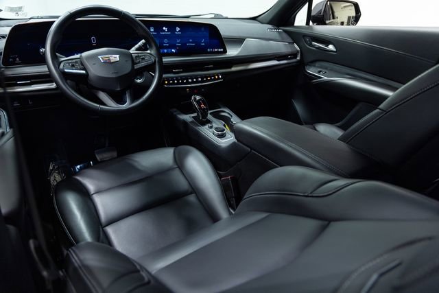 Used 2025 Cadillac XT4 Premium Luxury image 19