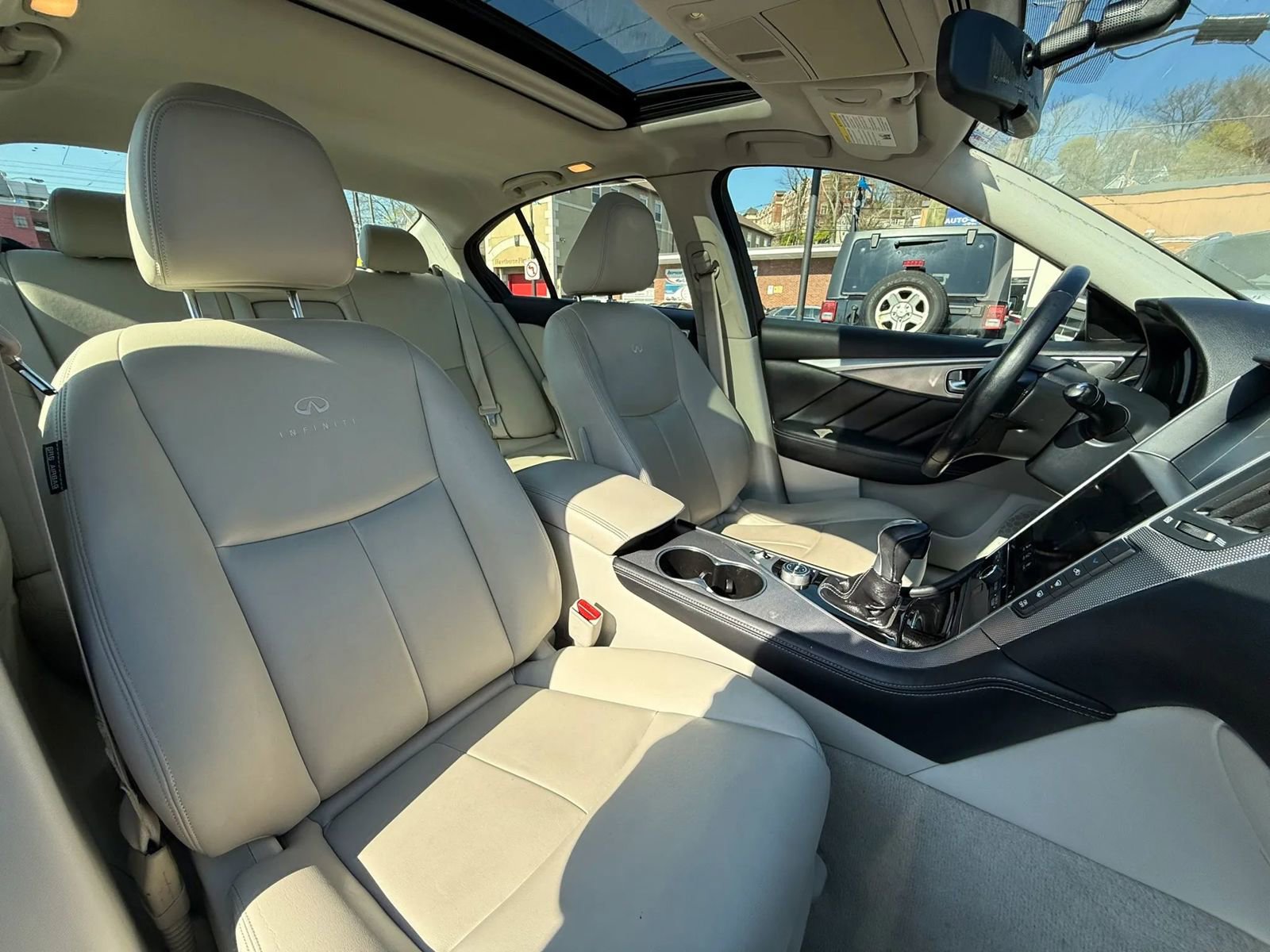Used 2014 INFINITI Q50 2.0t w/ Moonroof Package AWD/4WD image 50
