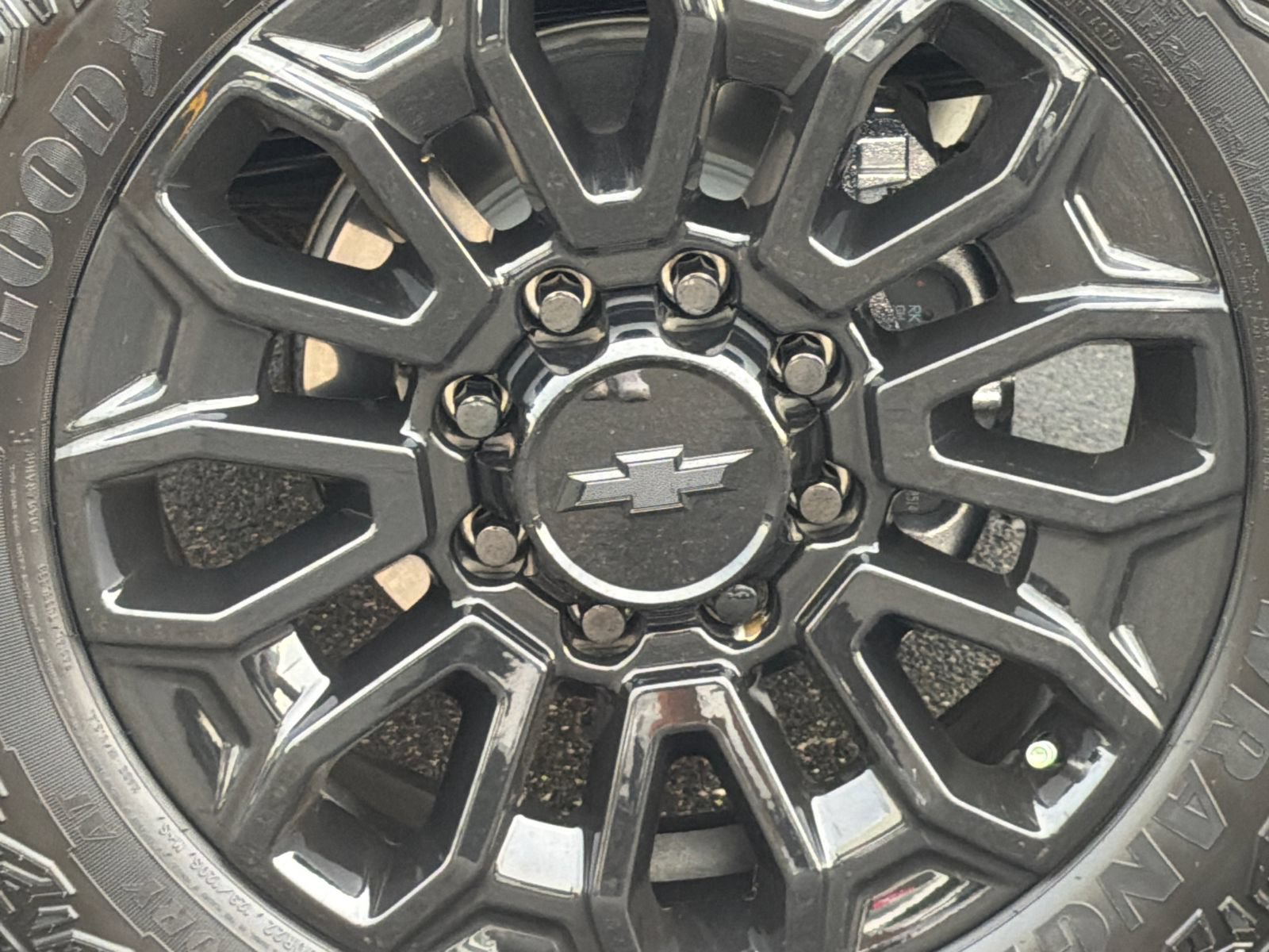 Used 2026 Chevrolet Silverado 2500 High Country w/ Midnight Edition AWD/4WD image 5