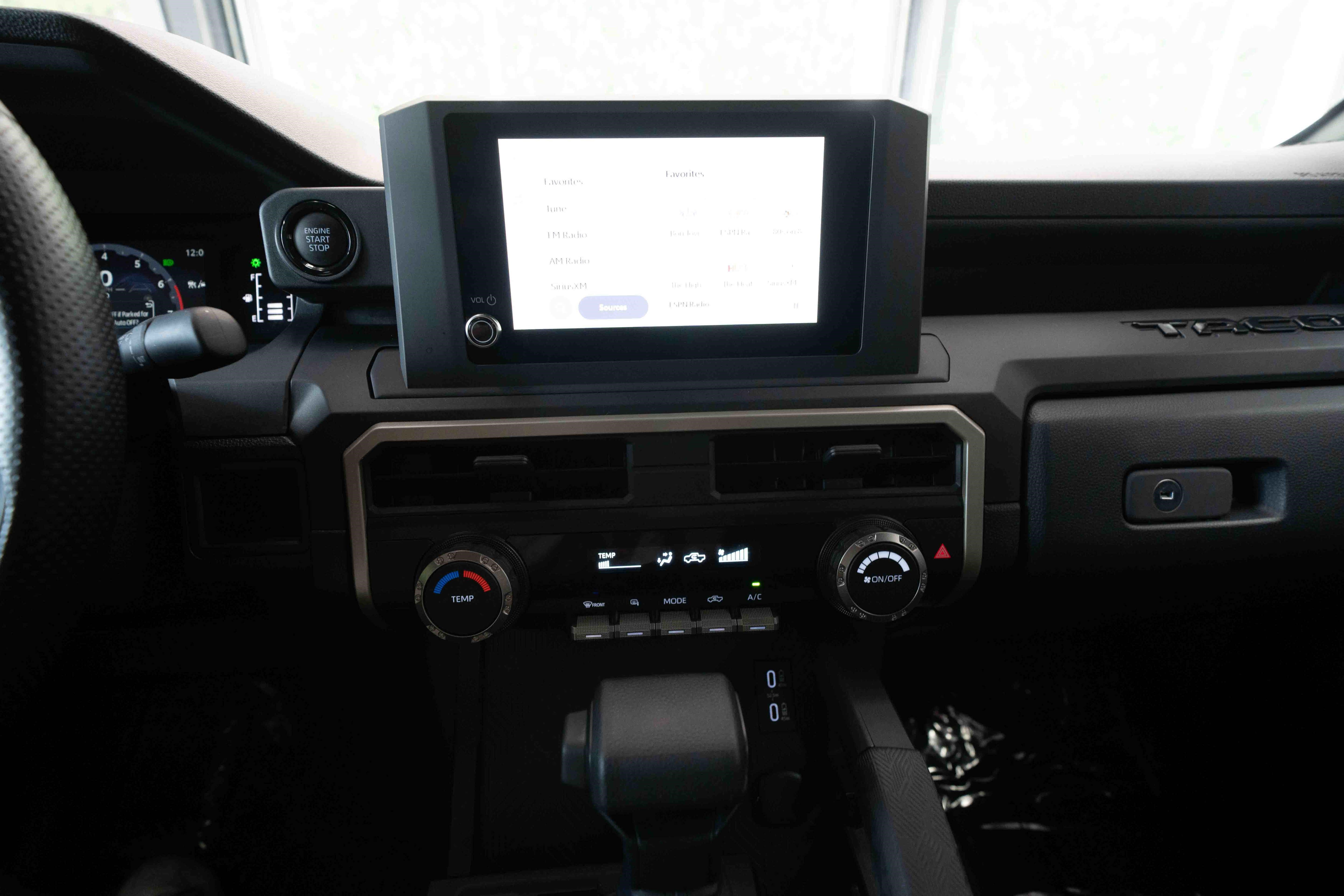 Used 2025 Toyota Tacoma SR w/ SR Upgrade Package AWD/4WD image 17