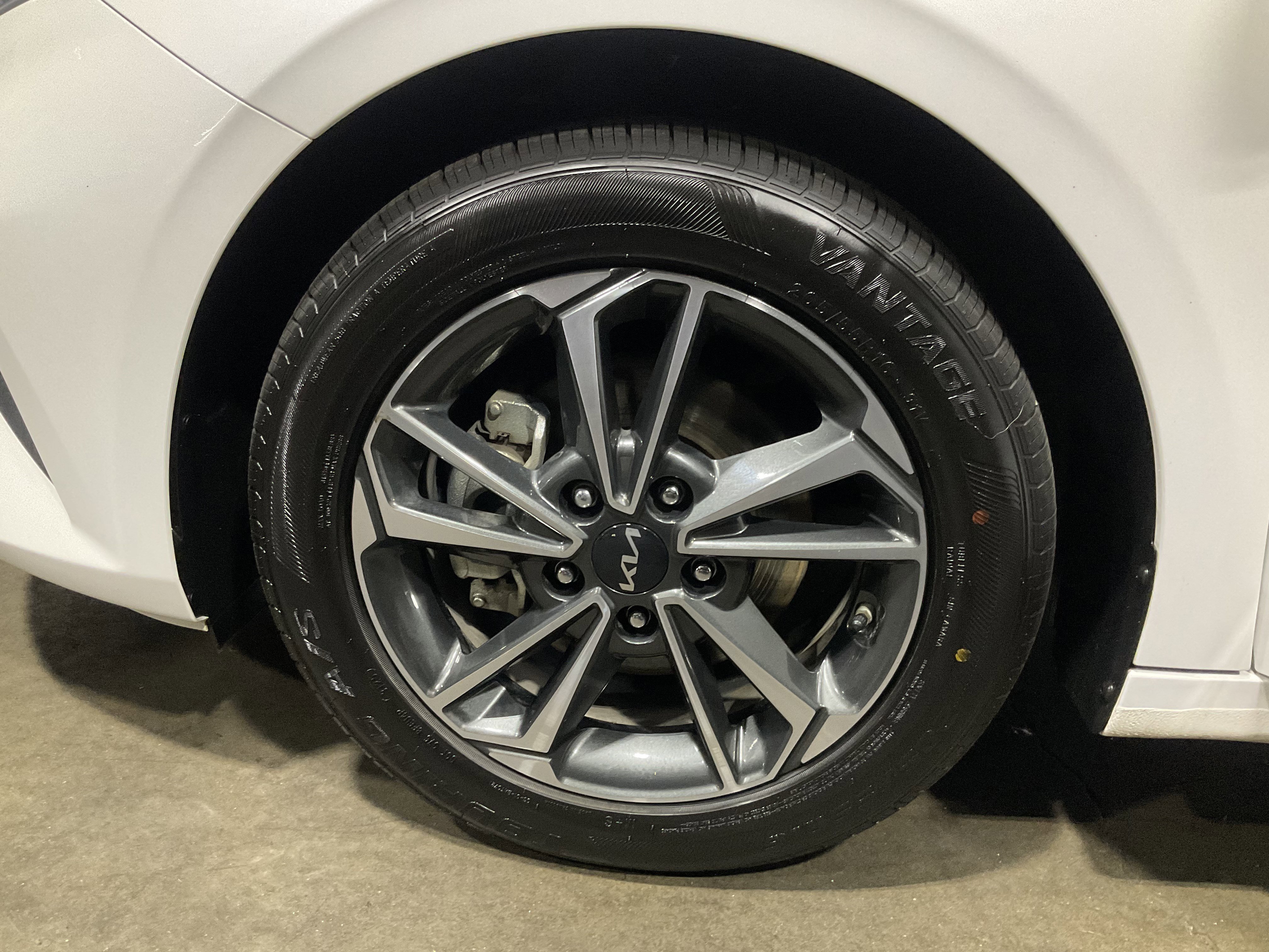 Used 2024 Kia Forte LXS FWD image 10