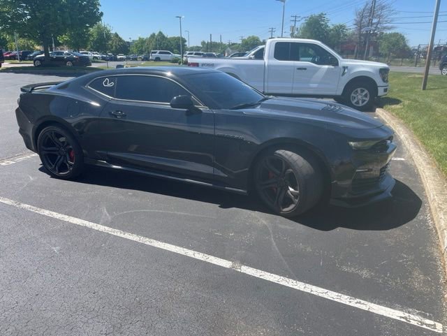 Used 2020 Chevrolet Camaro SS RWD image 2