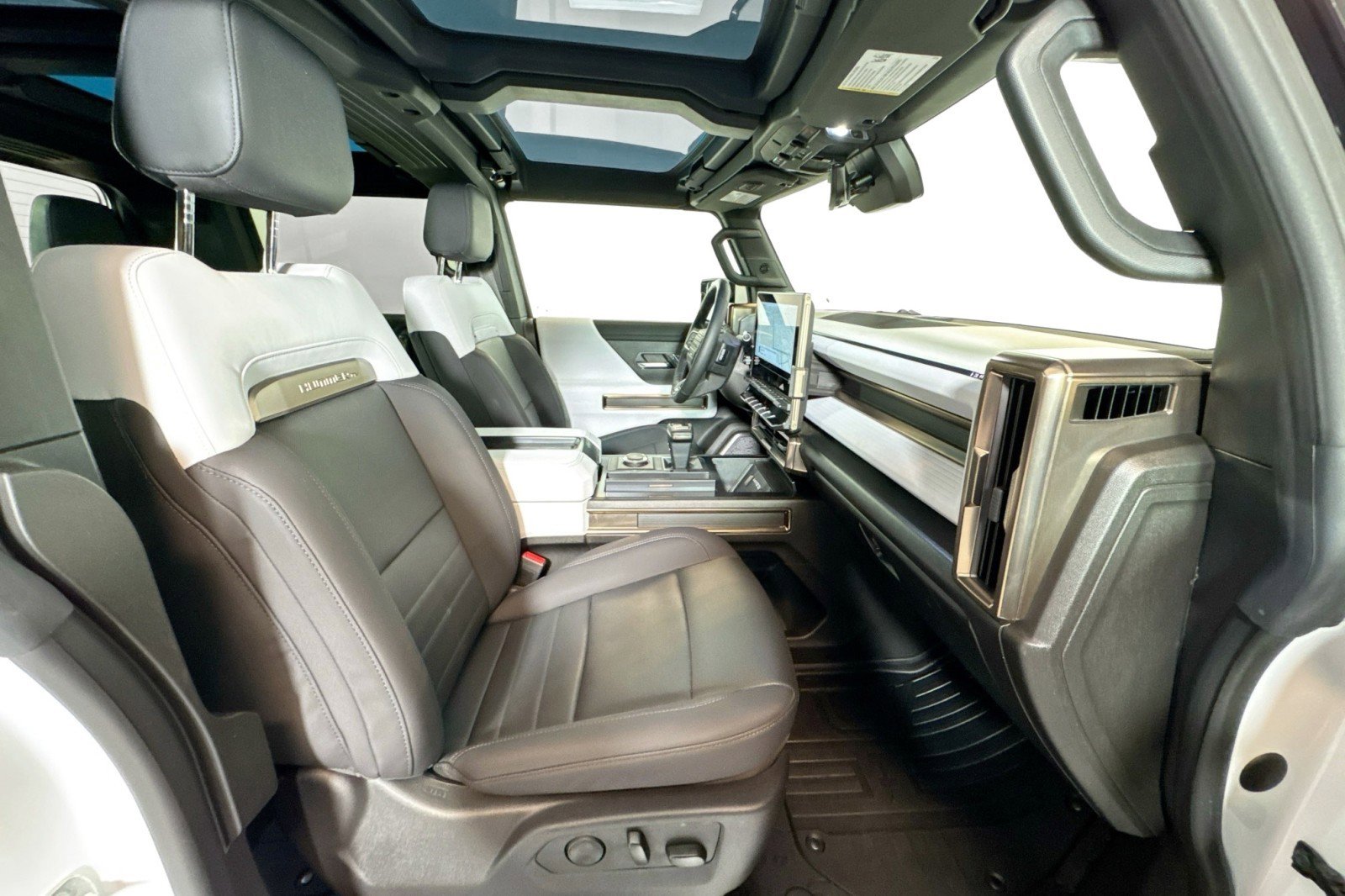Used 2024 GMC Hummer EV 2X image 26