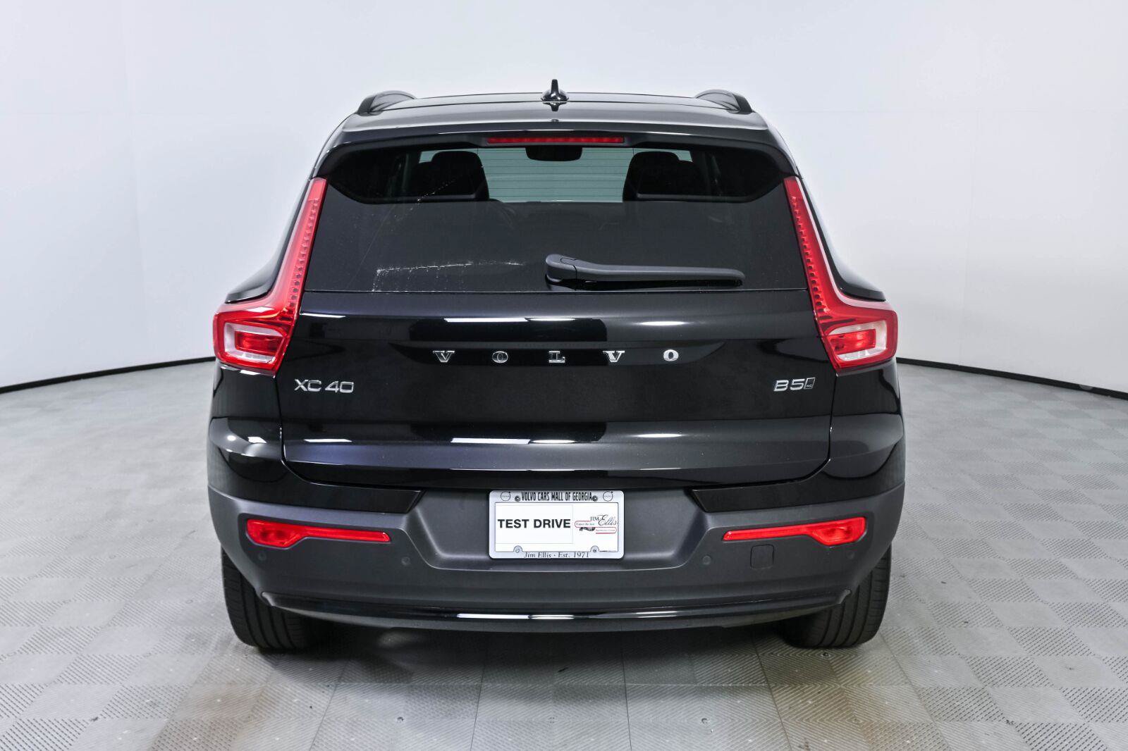 Used 2024 Volvo XC40 B5 Core w/ Protection Package Premier AWD/4WD image 27