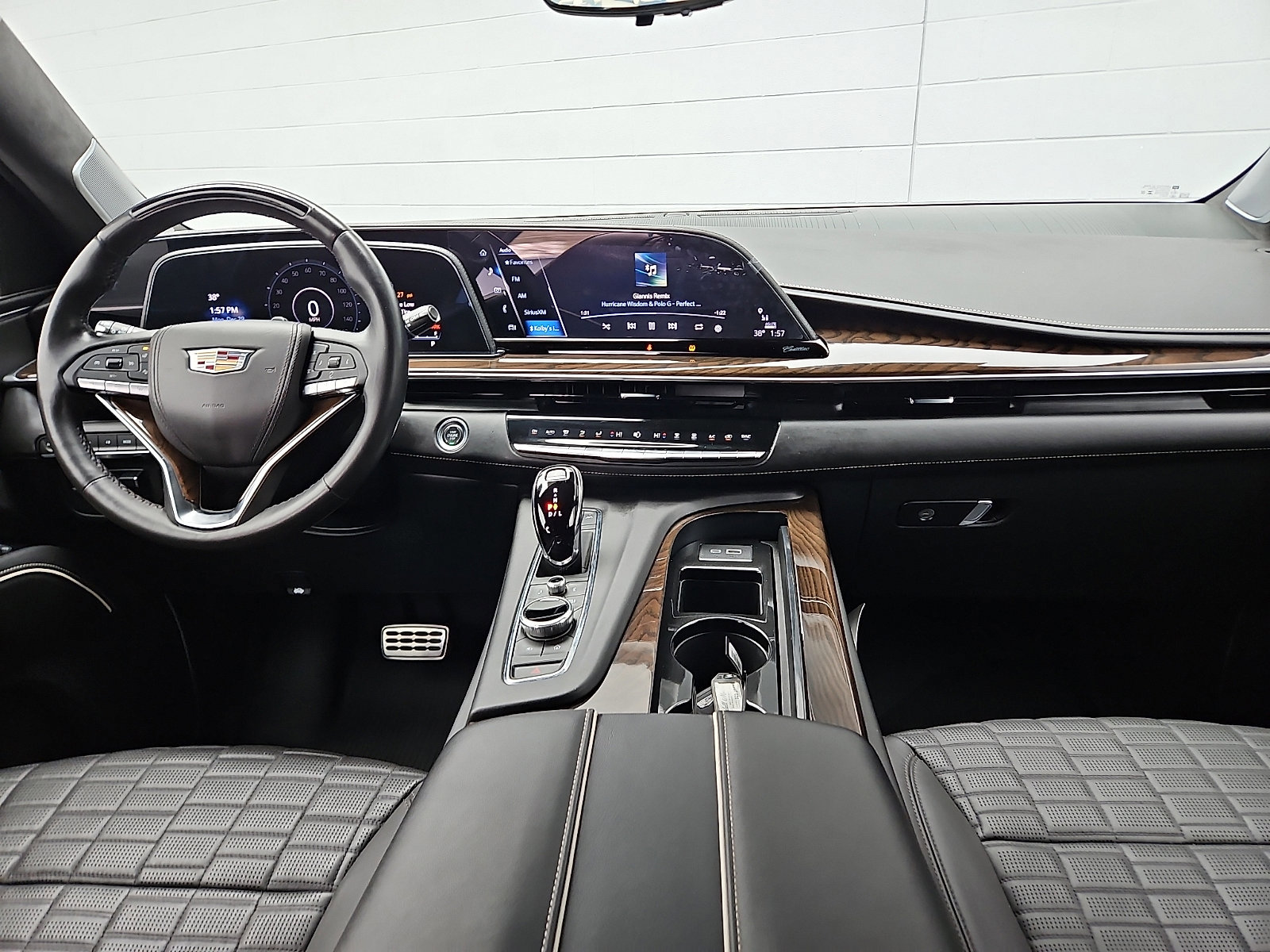 Certified 2024 Cadillac Escalade Premium Luxury Platinum w/ Heavy-Duty Trailer Package image 8