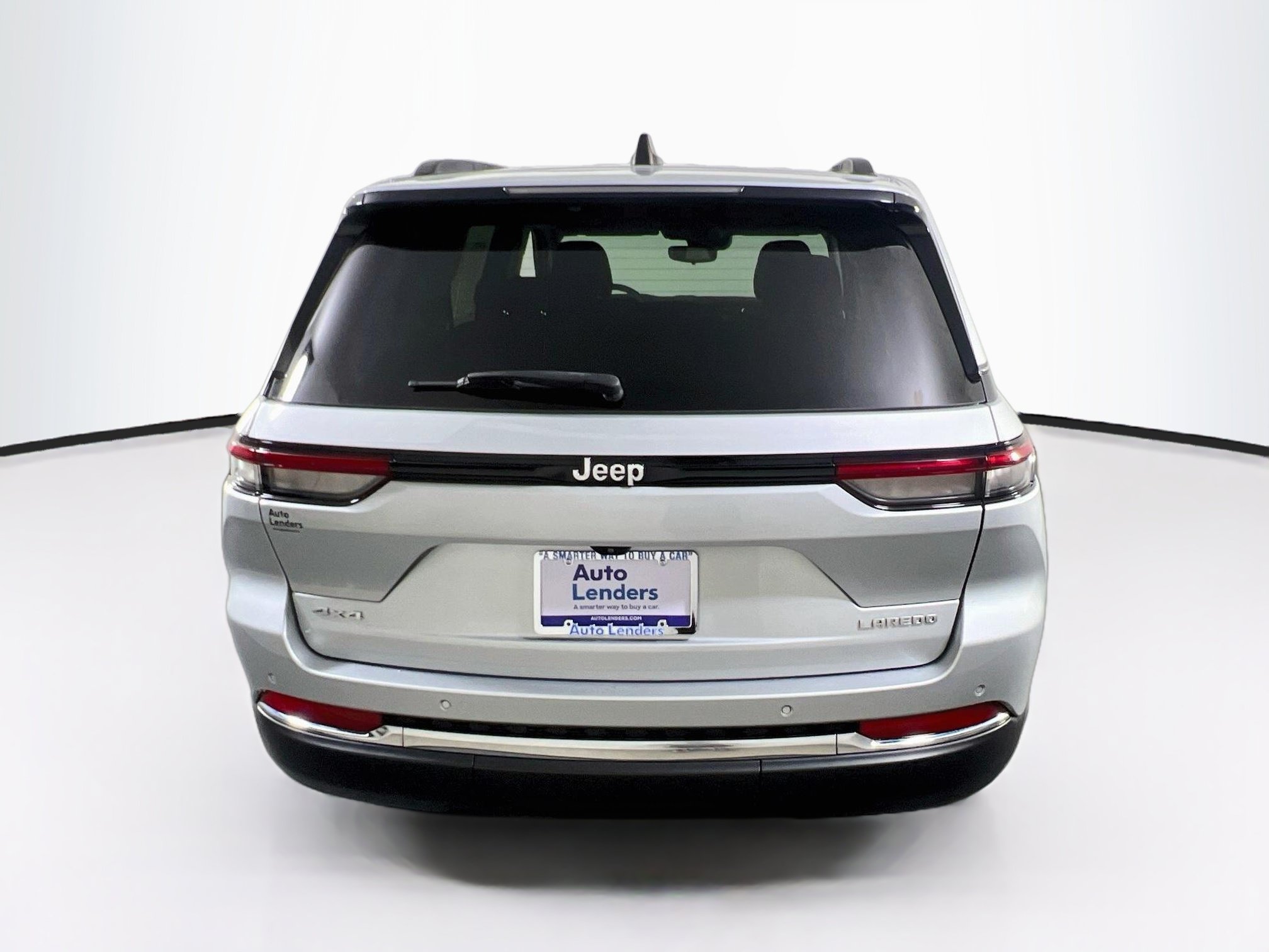 Used 2023 Jeep Grand Cherokee Laredo w/ Luxury Tech Group I AWD/4WD image 6