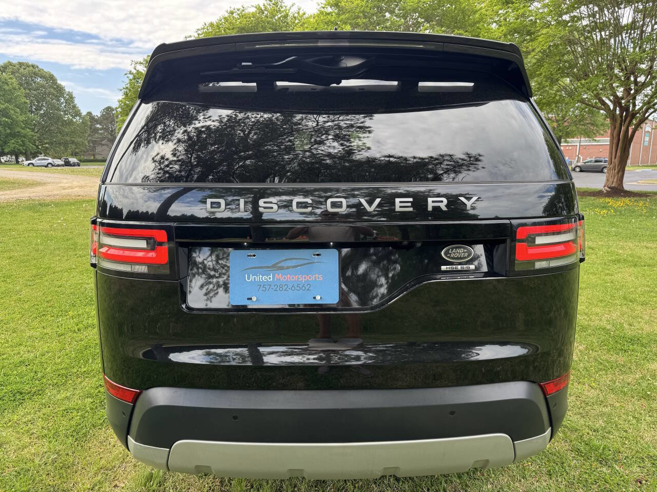 Used 2017 Land Rover Discovery HSE AWD/4WD image 8