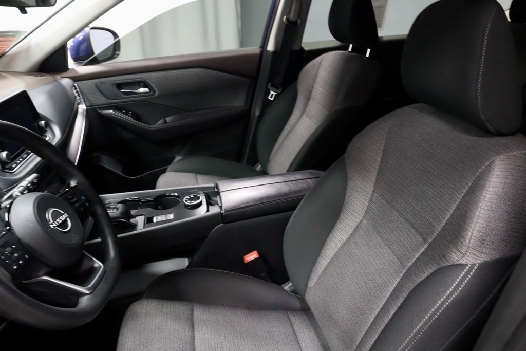 Certified 2022 Nissan Rogue SV image 24