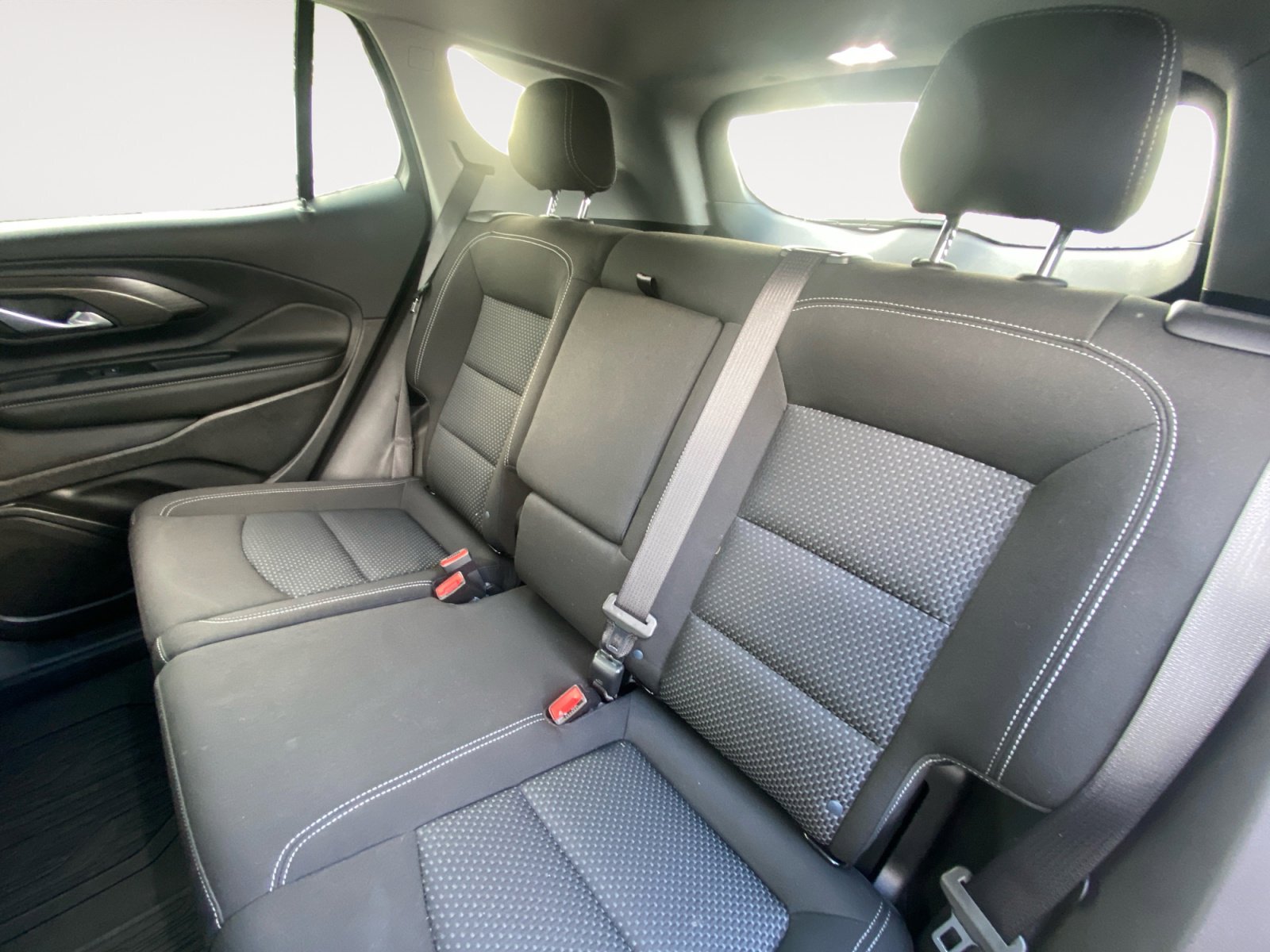 Used 2024 GMC Terrain SLE w/ Driver Convenience Package image 24