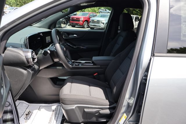 New 2026 Chevrolet Equinox LT w/ Safety and Technology Package AWD/4WD image 18