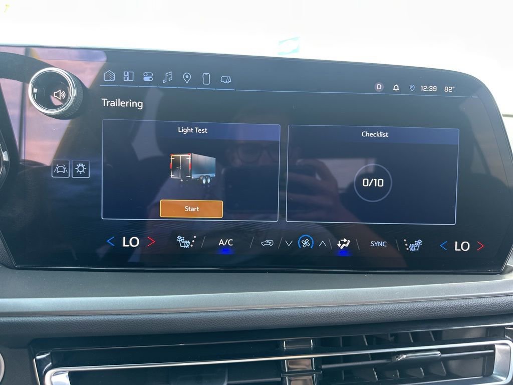 Used 2025 Chevrolet Traverse LT w/ Midnight/Sport Edition image 37