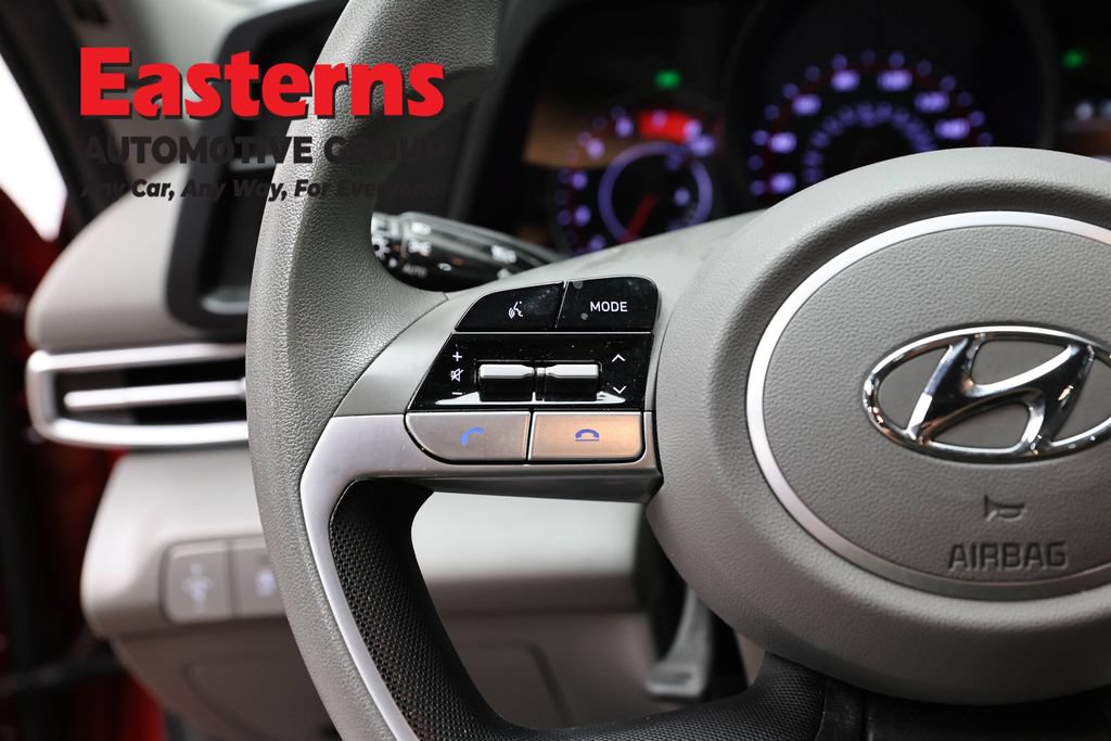 Used 2023 Hyundai Elantra SE FWD image 16