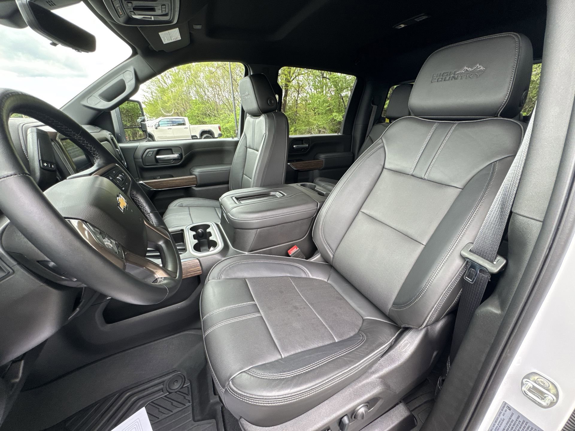 Certified 2022 Chevrolet Silverado 2500 High Country w/ Z71 Off-Road Package AWD/4WD image 13