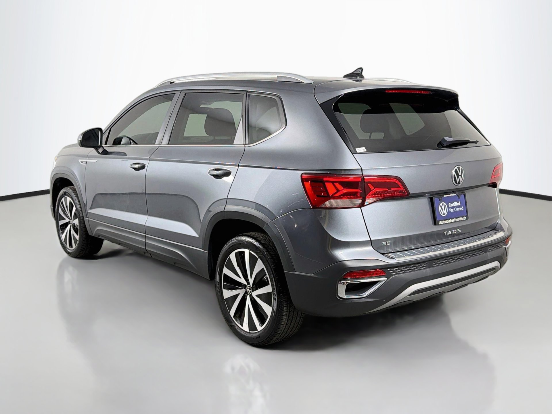 Used 2023 Volkswagen Taos SE FWD image 7