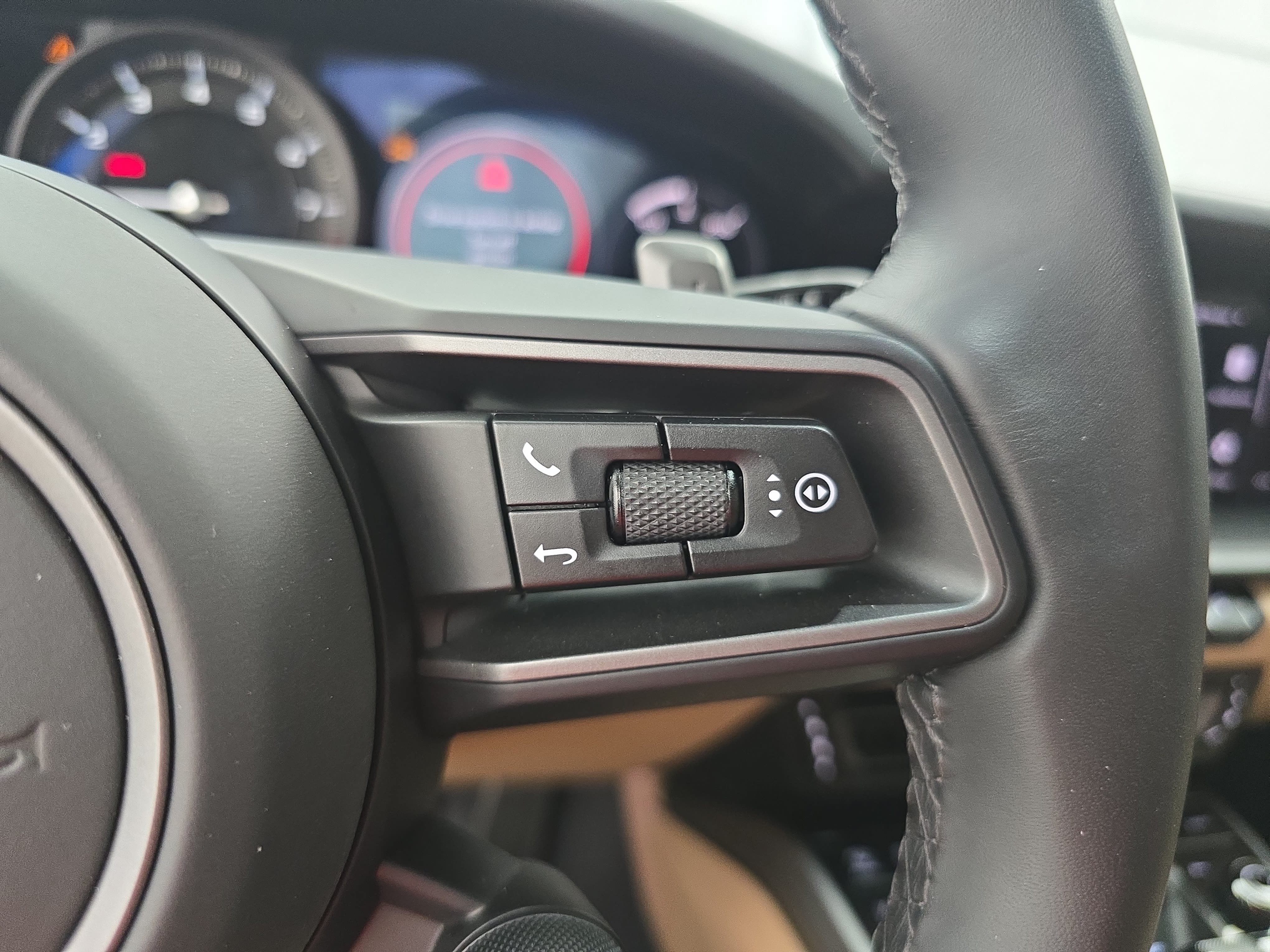 Certified 2022 Porsche 911 Carrera RWD image 19