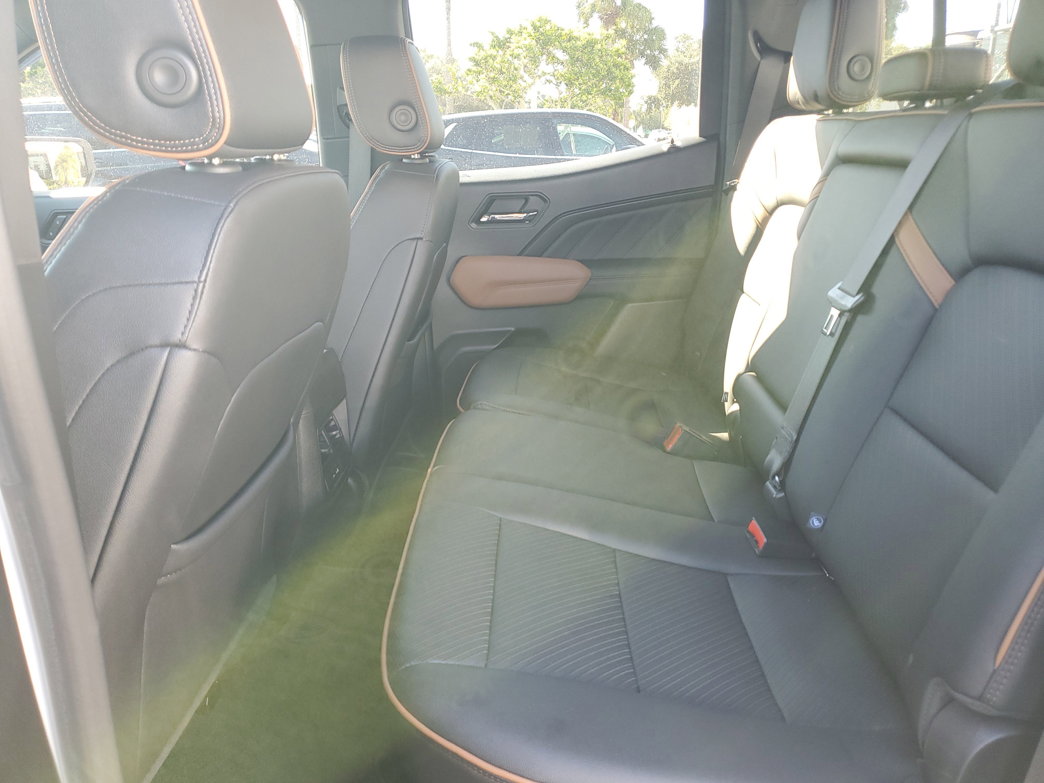 Used 2023 GMC Canyon AT4 w/ AT4 Premium Package image 10