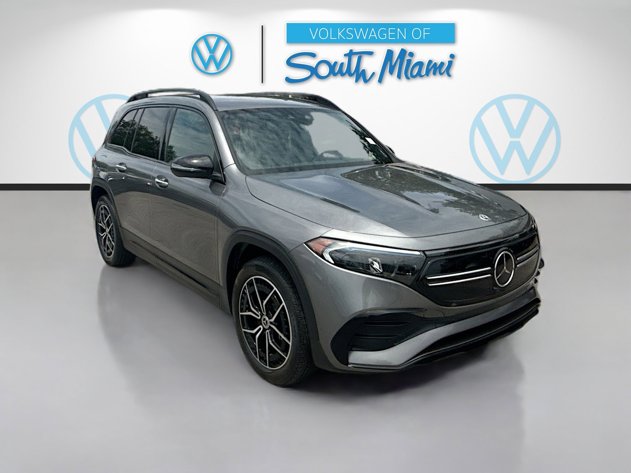 Used 2023 Mercedes-Benz EQB 300 4MATIC image 1