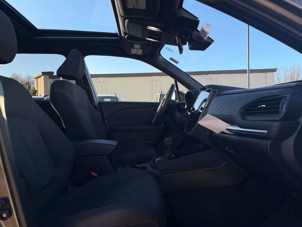 Used 2025 Subaru Forester Premium image 19