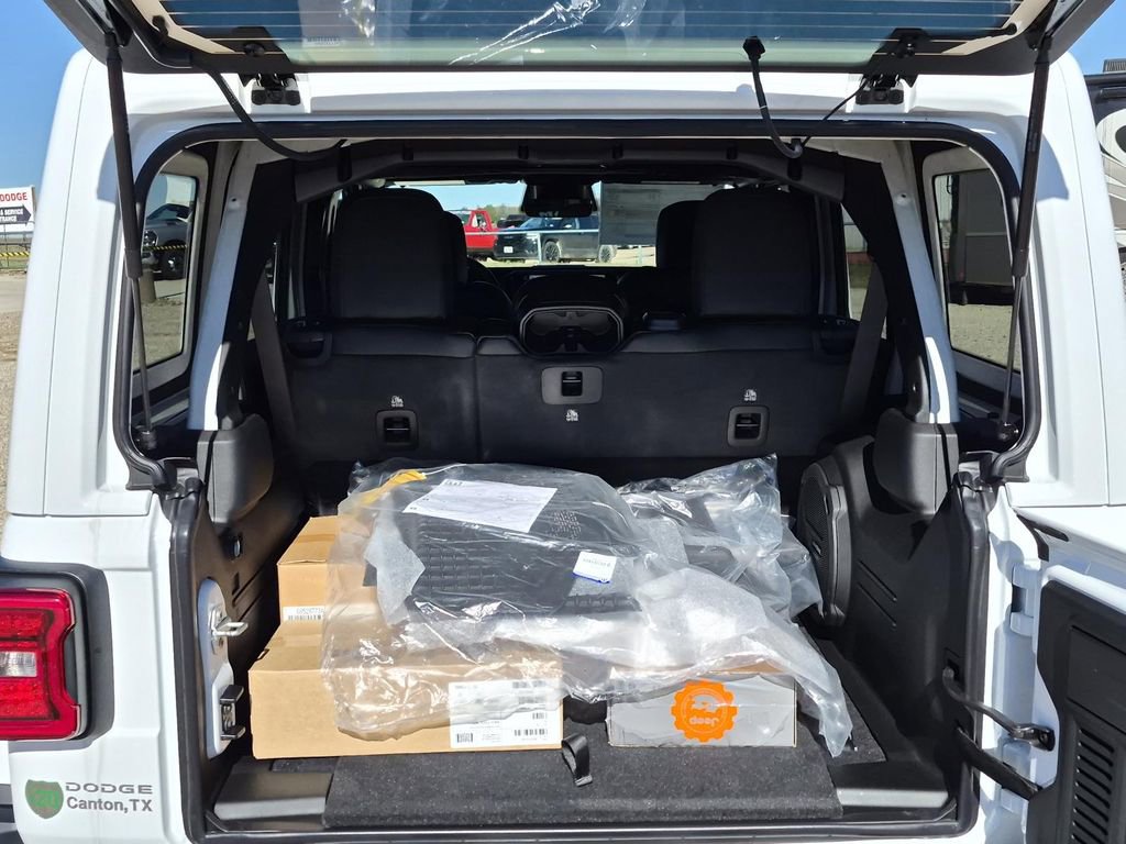 New 2026 Jeep Wrangler Unlimited Rubicon image 9