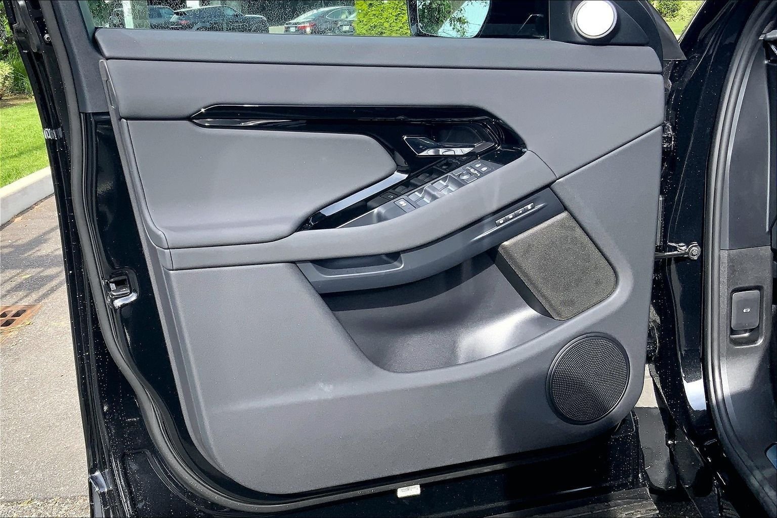 New 2026 Land Rover Range Rover Evoque Hoxton AWD/4WD image 10