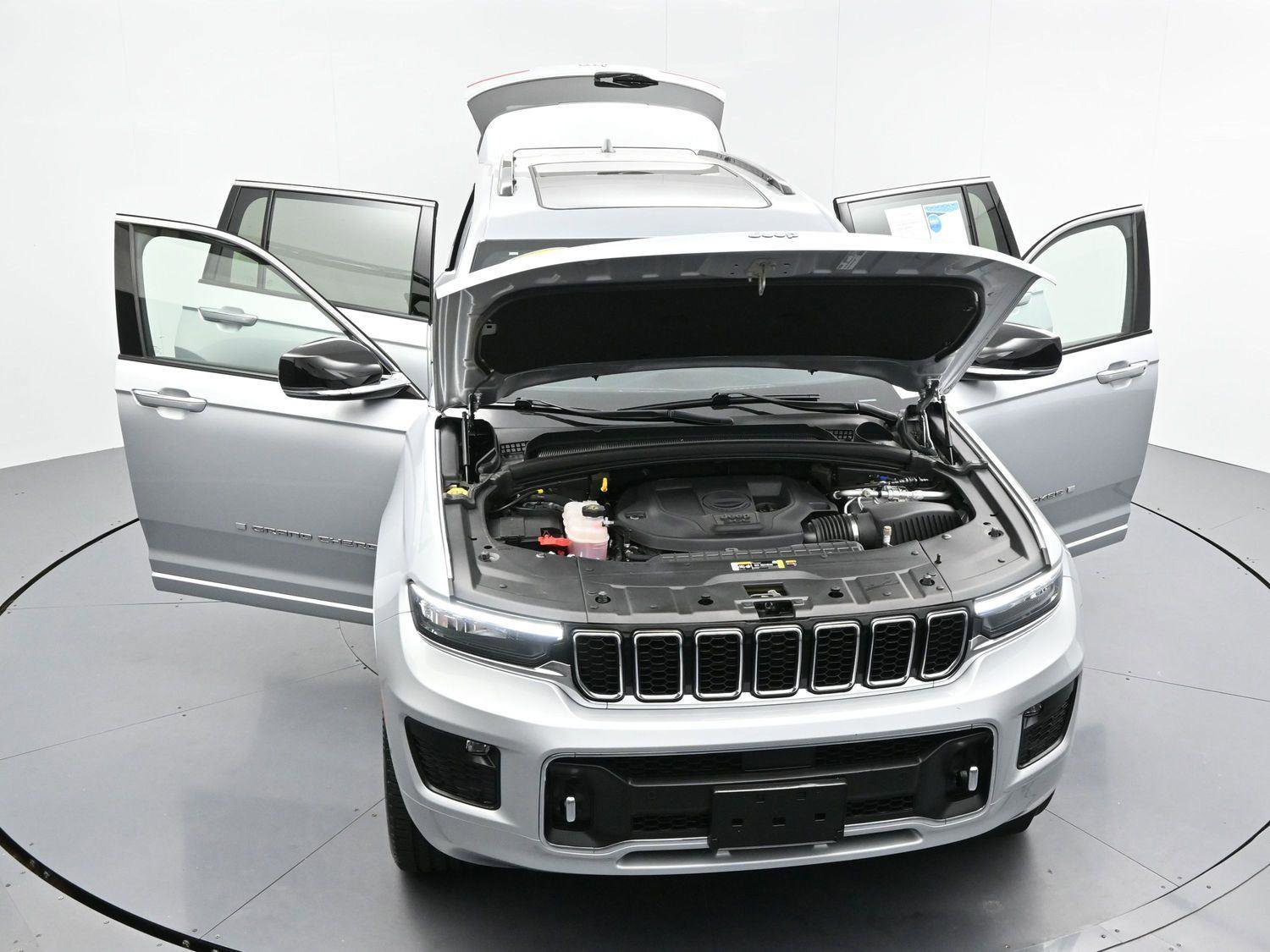 Used 2023 Jeep Grand Cherokee L Overland AWD/4WD image 49