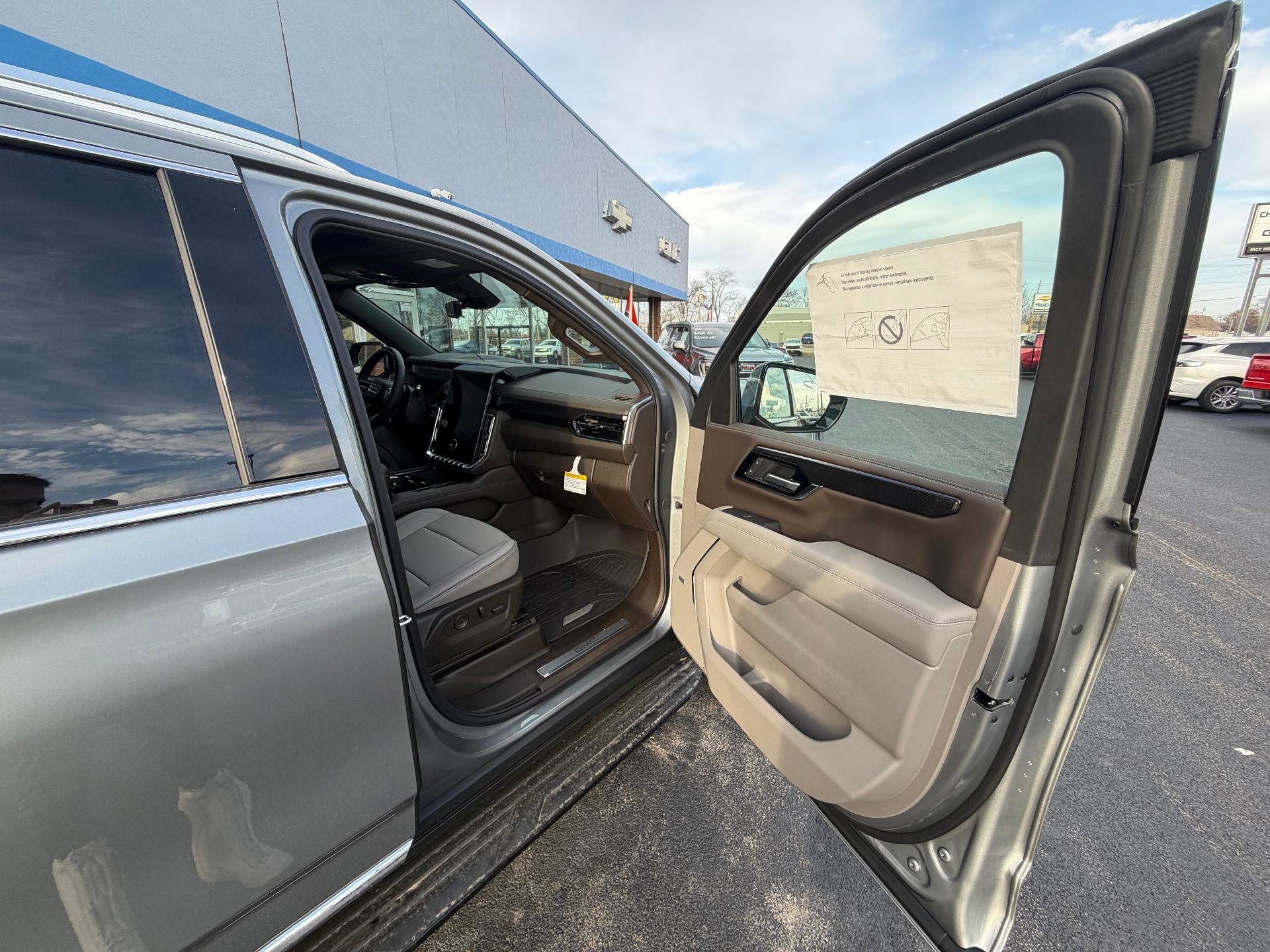 New 2026 GMC Yukon Elevation w/ Elevation Premium Package image 13