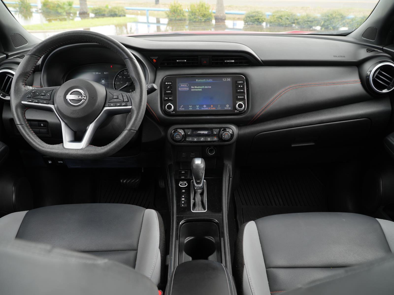 Used 2022 Nissan Kicks SR w/ Premium Package FWD image 16