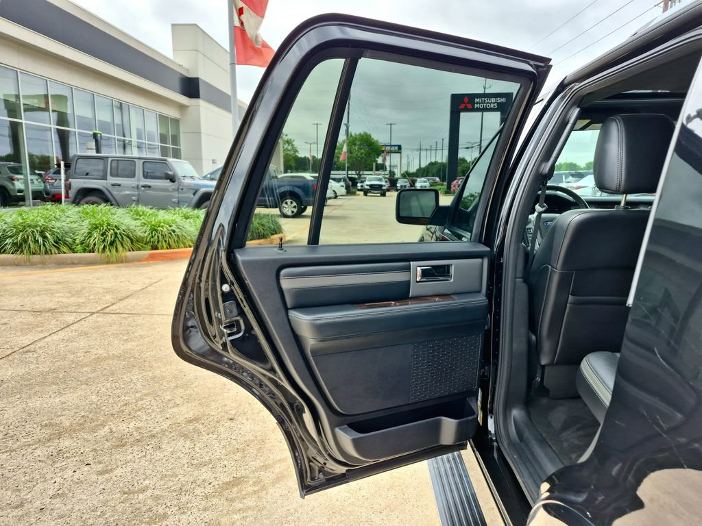 Used 2017 Ford Expedition Platinum RWD image 21