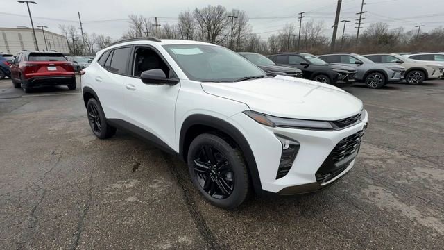 New 2026 Chevrolet Trax ACTIV w/ Sunroof Package image 2
