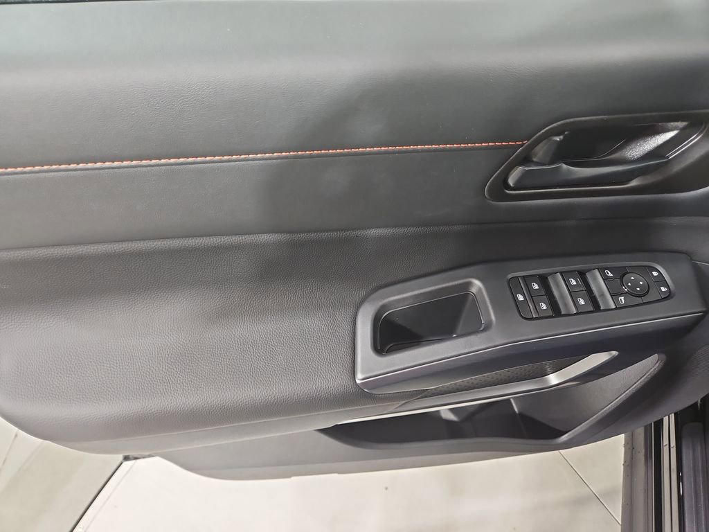 New 2026 Nissan Pathfinder SV image 11