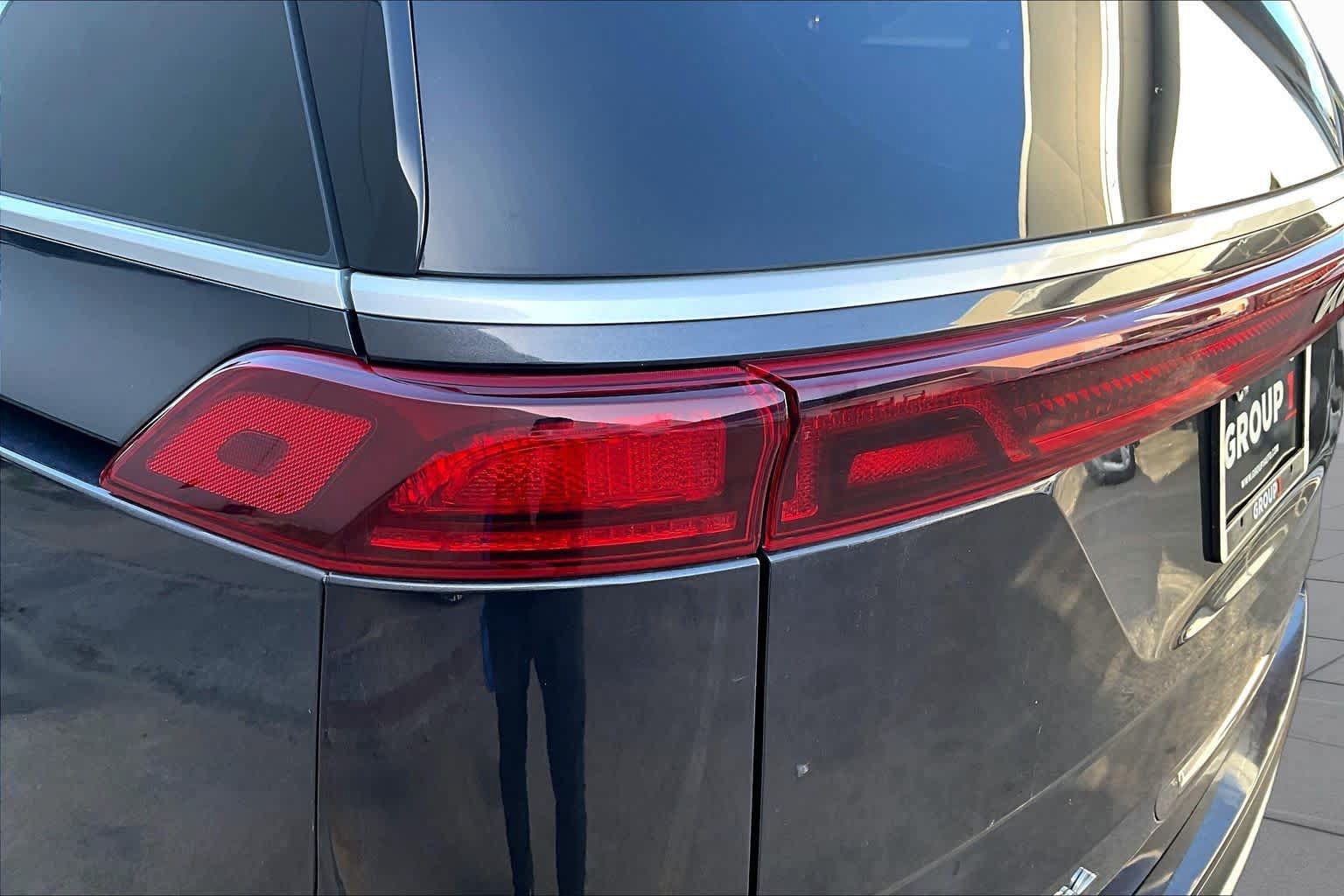 Used 2022 Kia Carnival LX FWD image 27