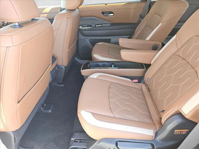 New 2026 Nissan Pathfinder Platinum image 11