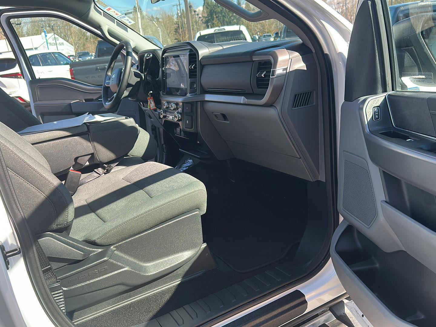 Used 2025 Ford F150 XLT w/ Equipment Group 301A Standard image 20