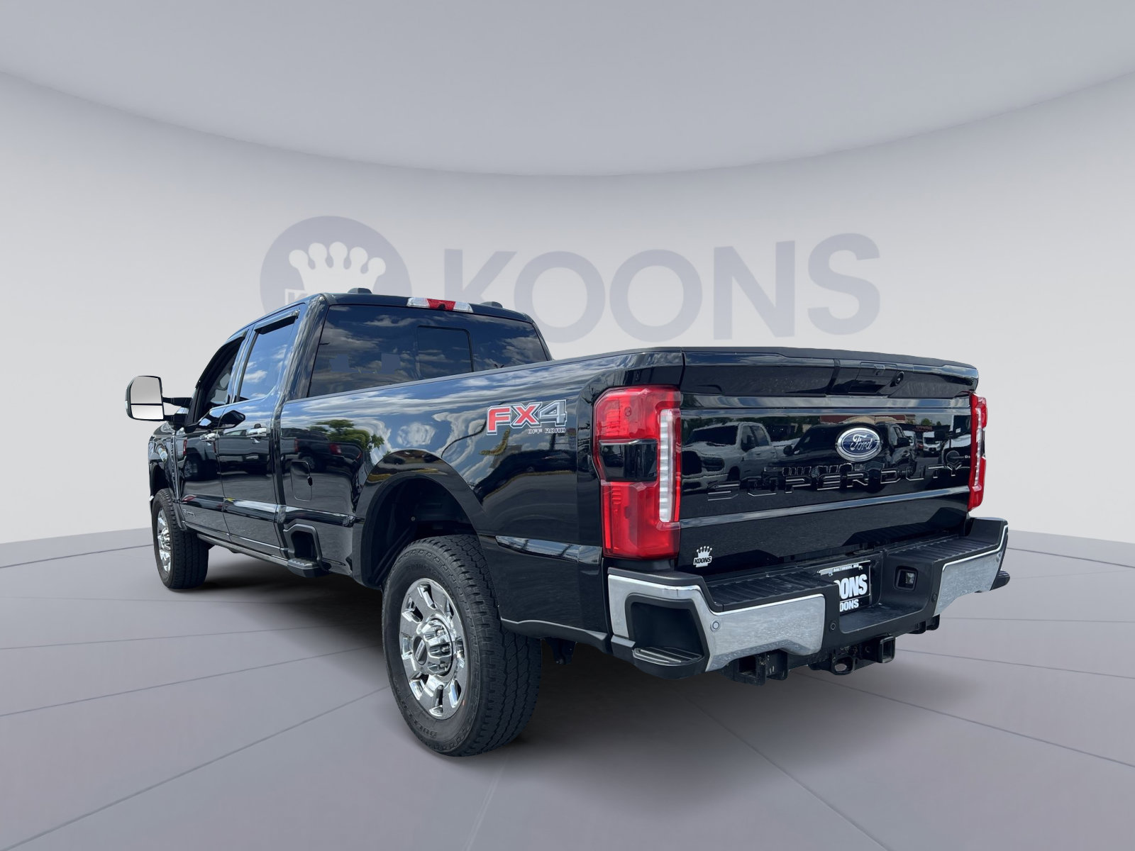 Certified 2025 Ford F350 Lariat w/ Lariat Ultimate Package AWD/4WD image 4