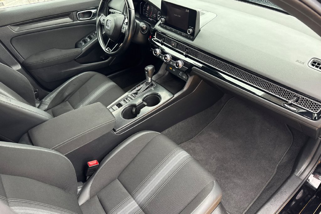 Used 2023 Honda Civic Sport image 18