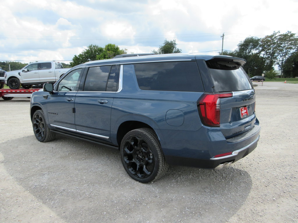 New 2026 GMC Yukon XL Denali w/ Denali Reserve Package AWD/4WD image 6