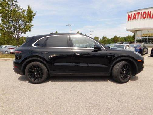 Used 2020 Porsche Cayenne AWD/4WD image 4