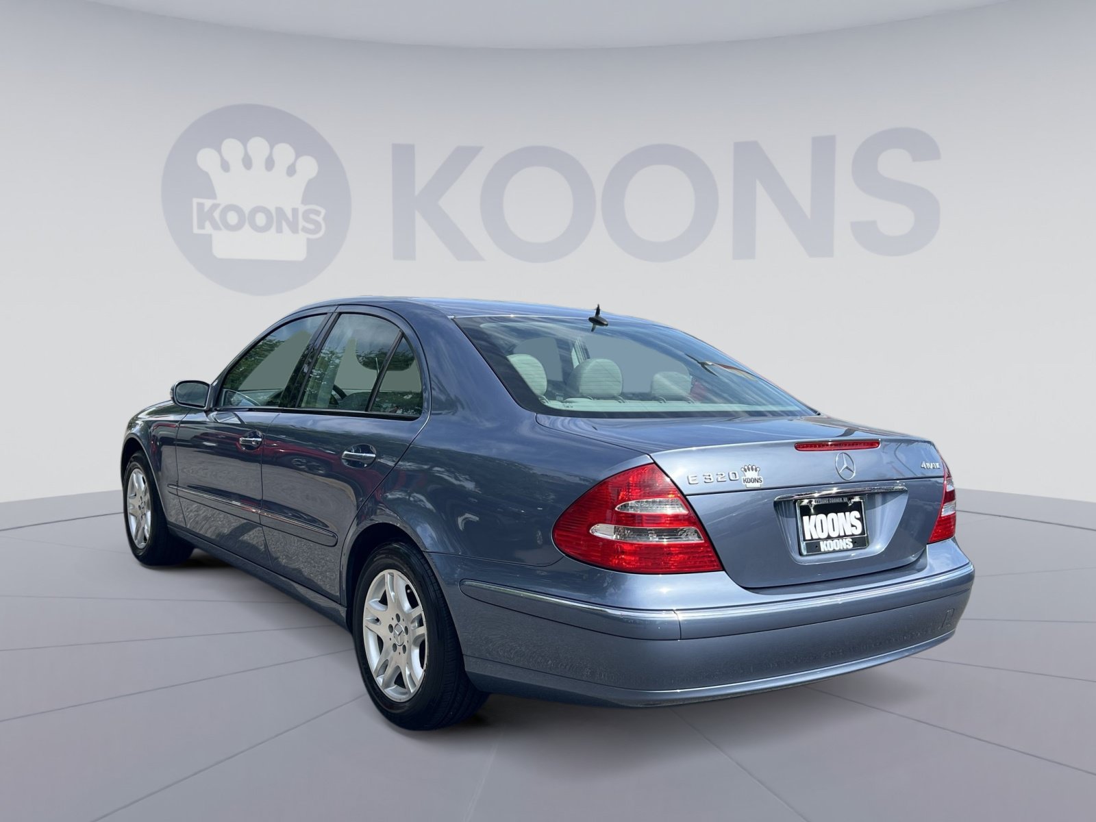Used 2005 Mercedes-Benz E 320 4MATIC Sedan image 4