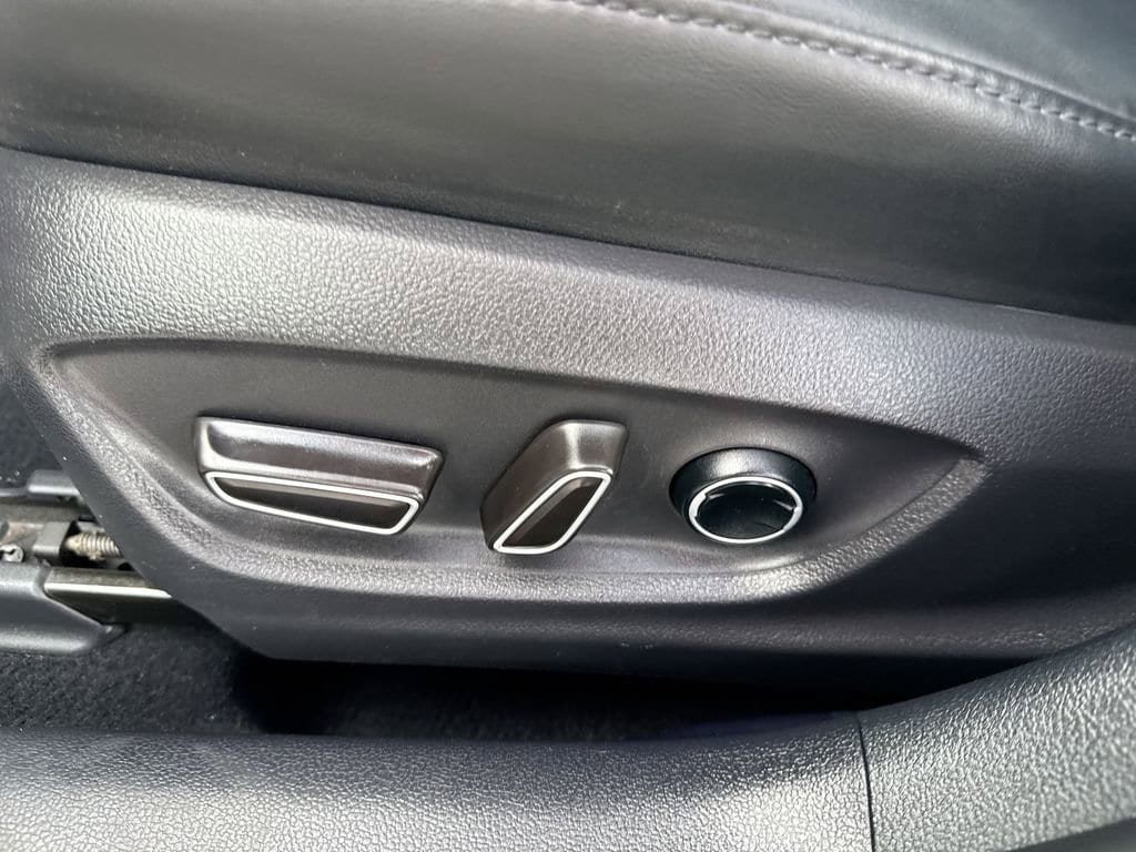Certified 2018 Toyota Prius Prime Premium FWD image 14
