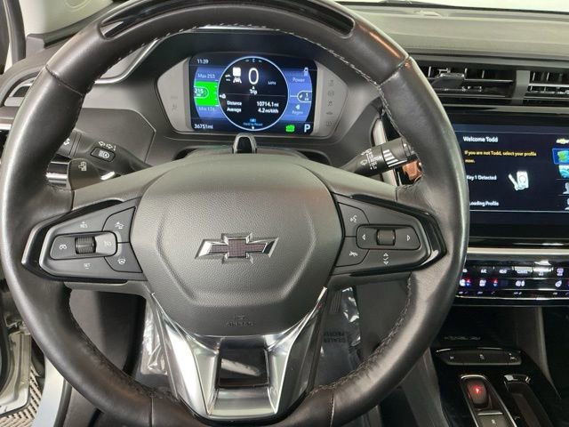 Used 2023 Chevrolet Bolt EUV Premier w/ Sun & Sound Package FWD image 16