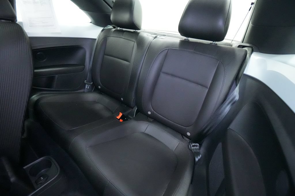 Used 2018 Volkswagen Beetle 2.0T SE FWD image 17