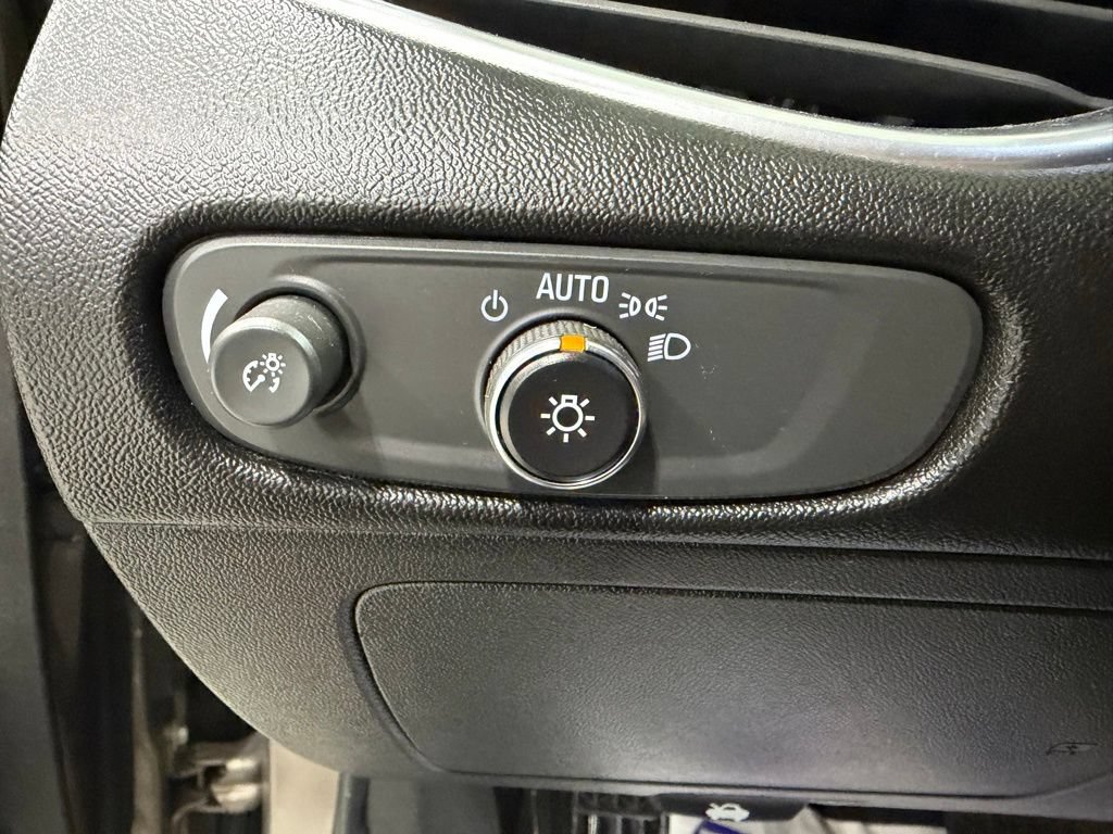 Used 2020 Chevrolet Malibu LT FWD image 22