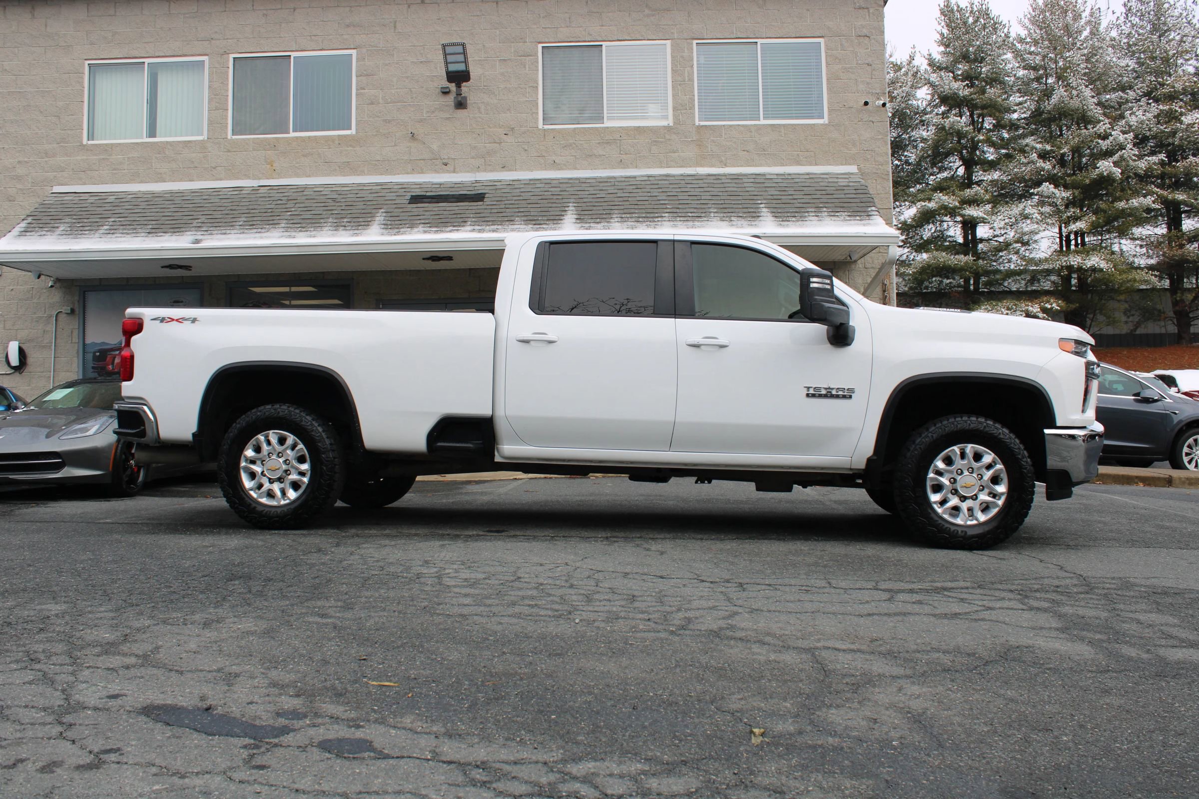 Used 2021 Chevrolet Silverado 3500 LT w/ Texas Edition image 19