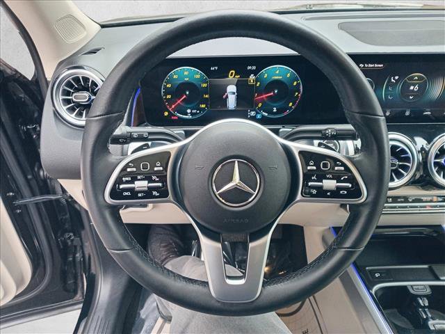 Used 2023 Mercedes-Benz GLB 250 image 17